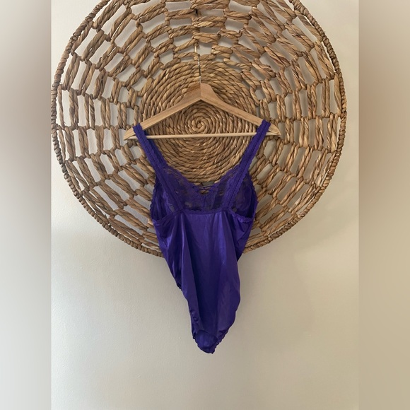 Vintage Vanity Fair Lace Bodysuit - Picture 6 of 10